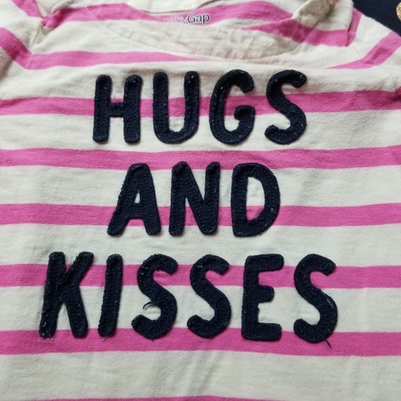 Gap Hugs and Kisses Hearts Set, size 2T - Picture 5 of 7